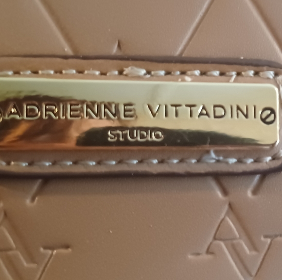 Adrienne vittadini tan color crossbody, shoulder bag. NWOT - Picture 4 of 9